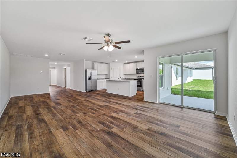 4 bedroom SingleFamilyResidence at 844 Gen D Macarthur Ave, Labelle, Labelle — photo 5