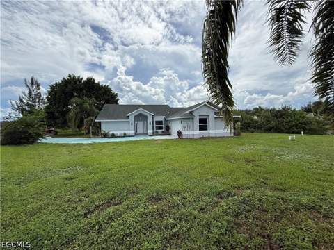 2401 Fisher Ct, Lehigh Acres FL - photo 10 of 55