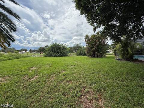 2401 Fisher Ct, Lehigh Acres FL - photo 13 of 55