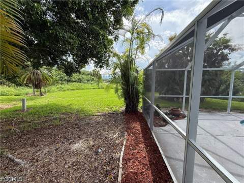 2401 Fisher Ct, Lehigh Acres FL - photo 15 of 55