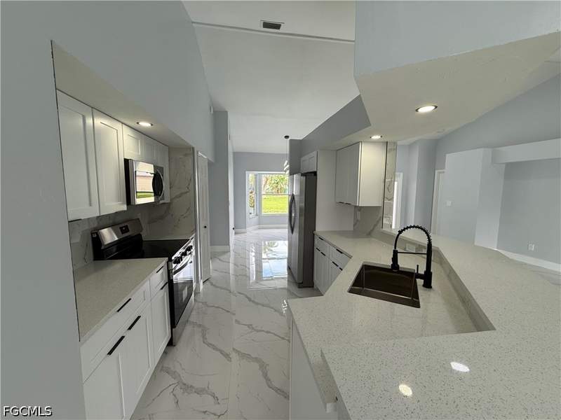 3 bedroom SingleFamilyResidence at 2401 Fisher Ct, Lehigh Acres, Lehigh Acres — photo 2