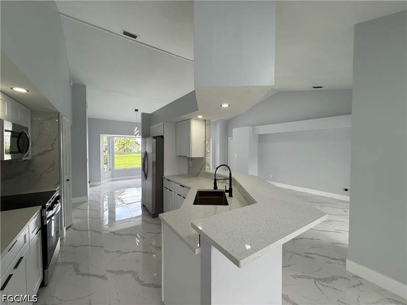 3 bedroom SingleFamilyResidence at 2401 Fisher Ct, Lehigh Acres, Lehigh Acres — photo 4