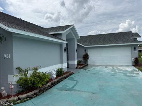 2401 Fisher Ct, Lehigh Acres FL - photo 7 of 55