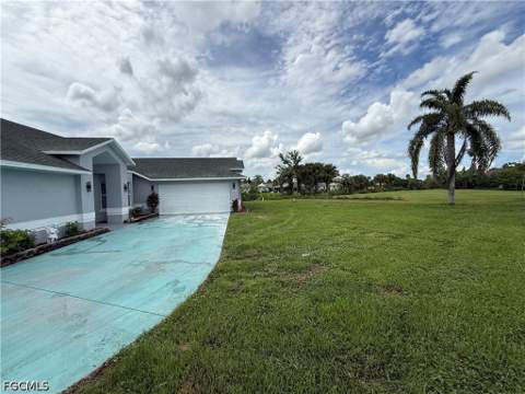 2401 Fisher Ct, Lehigh Acres FL - photo 8 of 55