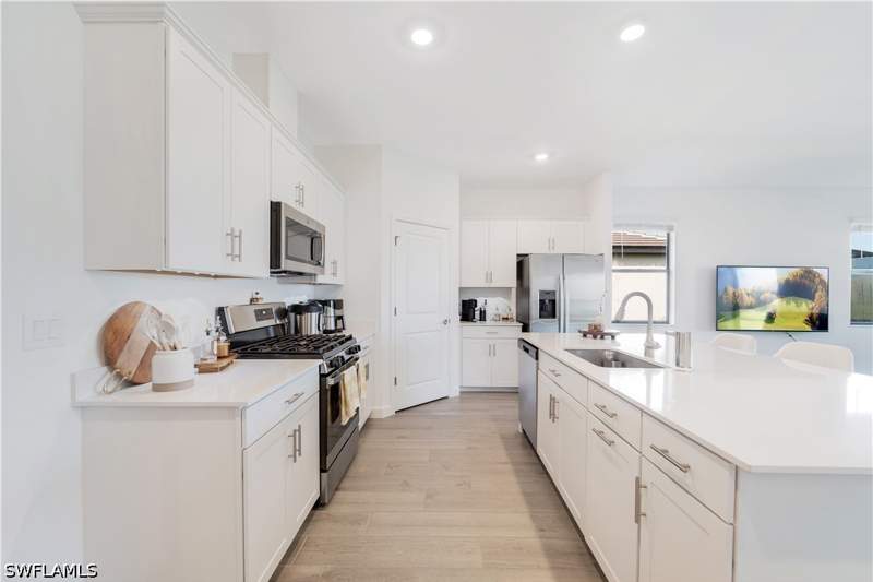 3 bedroom SingleFamilyResidence at 20260 Millrun Dr, Verdana Village, Estero — photo 3