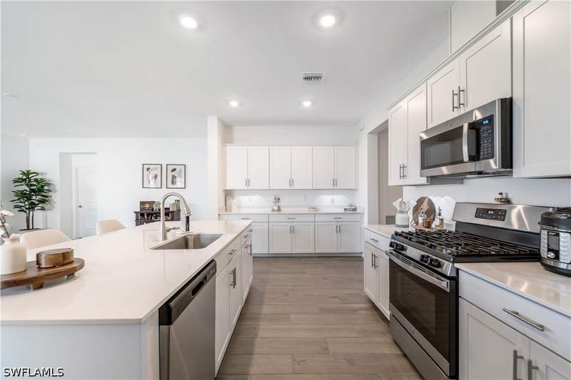 3 bedroom SingleFamilyResidence at 20260 Millrun Dr, Verdana Village, Estero — photo 5