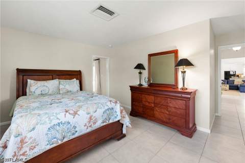 1346 Jamaica Rd, Marco Island FL - photo 14 of 38