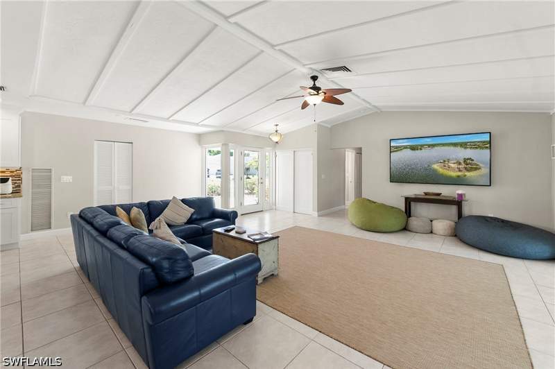3 bedroom SingleFamilyResidence at 1346 Jamaica Rd, Marco Island, Marco Island — photo 4