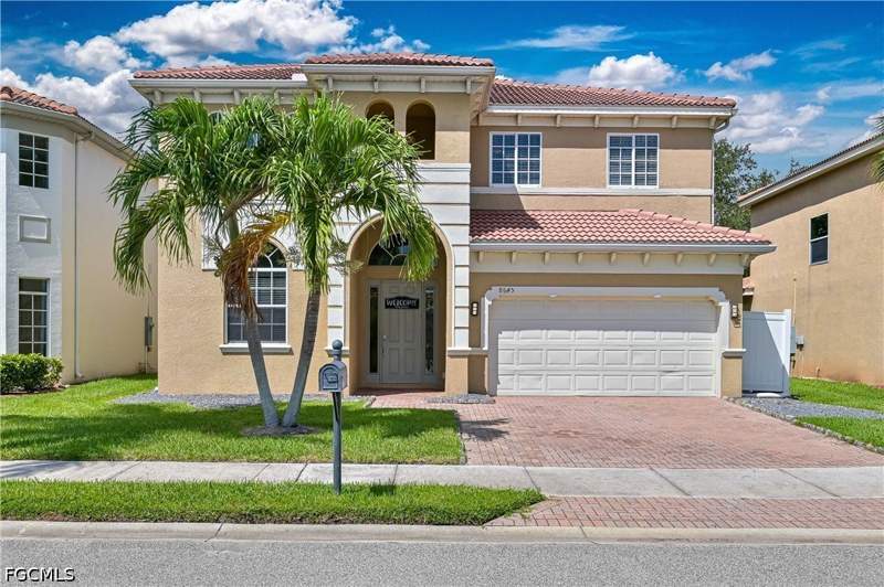 5 bedroom SingleFamilyResidence at 8645 Pegasus Dr, Olympia Pointe, Lehigh Acres — photo 2