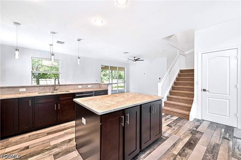 5 bedroom SingleFamilyResidence at 8645 Pegasus Dr, Olympia Pointe, Lehigh Acres — photo 4