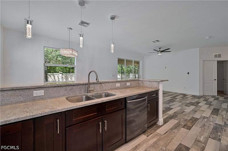 5 bedroom SingleFamilyResidence at 8645 Pegasus Dr, Olympia Pointe, Lehigh Acres — photo 5