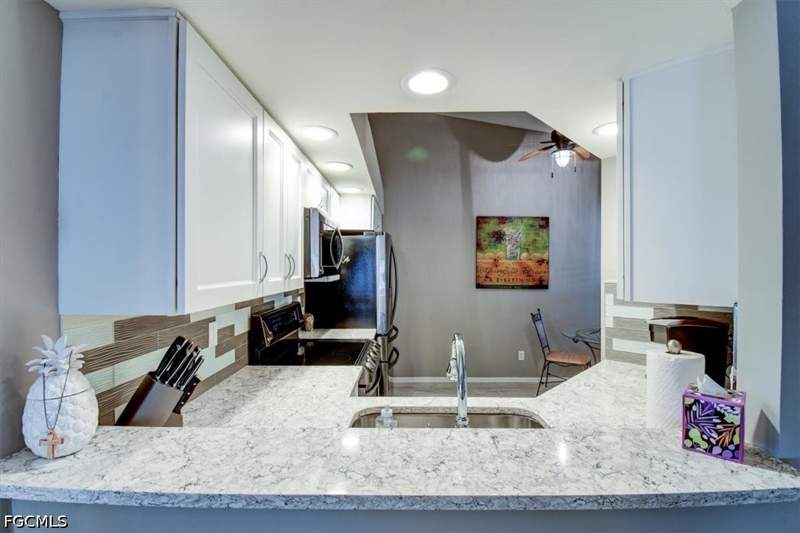 3 bedroom Condominium at 182 Newport Dr 1007, Sunset Cay Villas, Naples — photo 5
