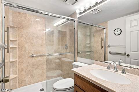 5585 Trailwinds Dr 324, Fort Myers FL - photo 14 of 31