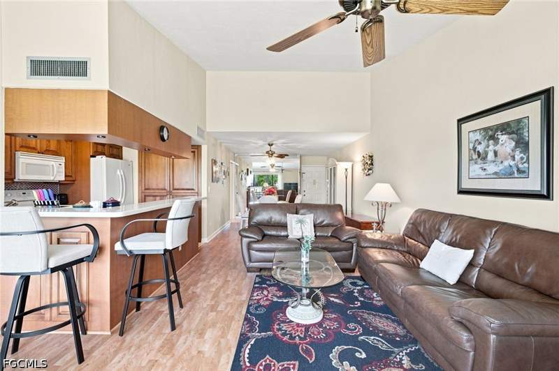 3 bedroom Condominium at 5585 Trailwinds Dr 324, Baltusrol Village, Fort Myers — photo 2
