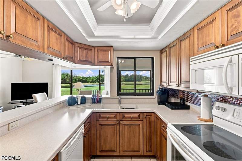 3 bedroom Condominium at 5585 Trailwinds Dr 324, Baltusrol Village, Fort Myers — photo 5