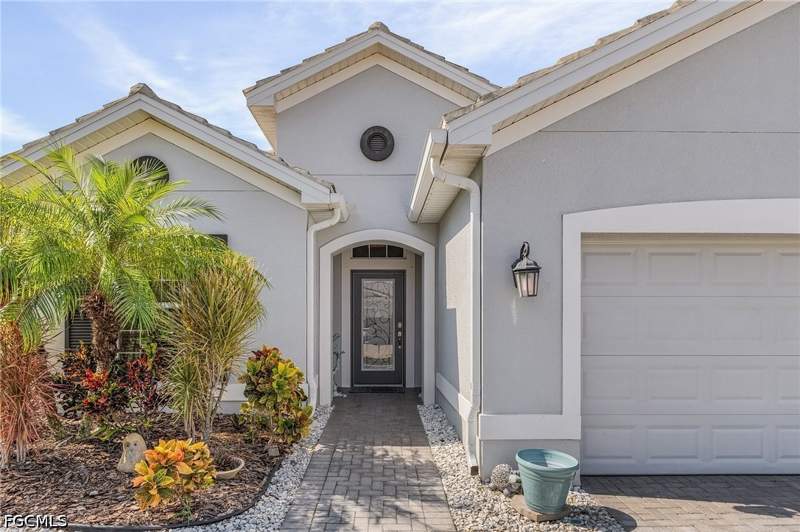 3 bedroom SingleFamilyResidence at 2736 Lambay Ct, Sandoval, Cape Coral — photo 2