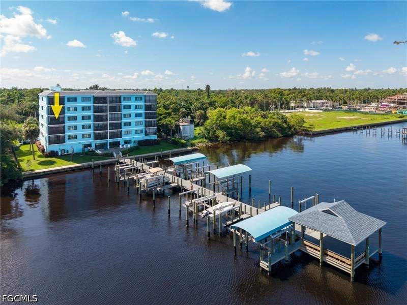 2 bedroom Condominium at 2711 First St 304, Marina Terrace Condo, Fort Myers — photo 3