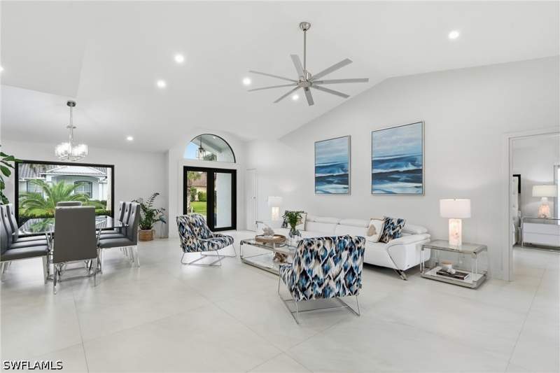 6 bedroom SingleFamilyResidence at 910 Beaver Ct, Marco Island, Marco Island — photo 4