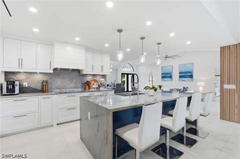 910 Beaver Ct, Marco Island FL - photo 7 of 50