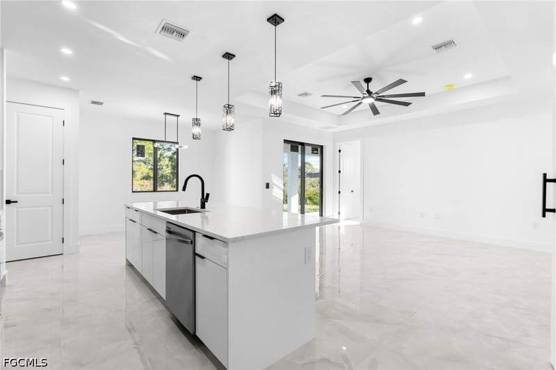 4 bedroom SingleFamilyResidence at 641 Camilla St E, Lehigh Acres, Lehigh Acres — photo 4