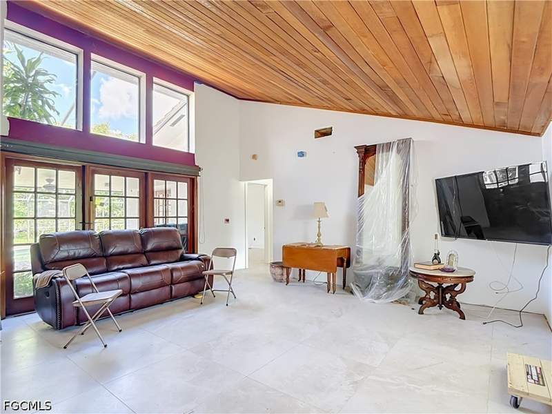 4 bedroom SingleFamilyResidence at 1864 Marina Cir, North Fort Myers, North Fort Myers — photo 3