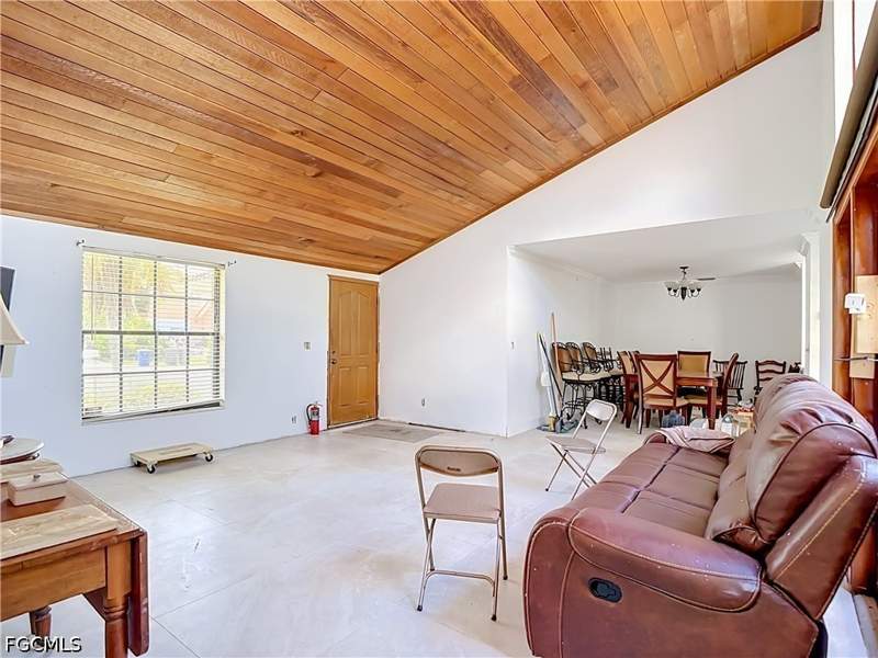 4 bedroom SingleFamilyResidence at 1864 Marina Cir, North Fort Myers, North Fort Myers — photo 5