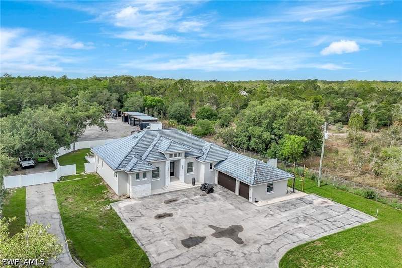 3 bedroom SingleFamilyResidence at 140 37th Ave NW, Golden Gate Estates, Naples — photo 4