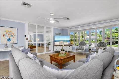 1072 Wisconsin Dr, Naples FL - photo 6 of 40