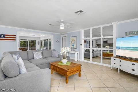 1072 Wisconsin Dr, Naples FL - photo 8 of 40