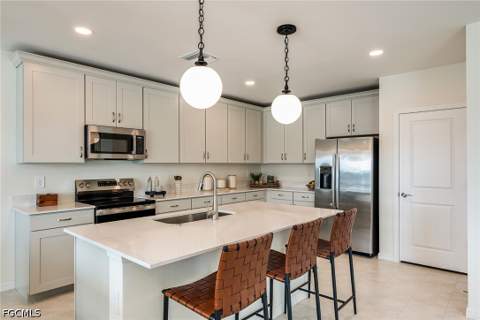 326 Lakeside Hideaway Ln, Lehigh Acres FL - photo 6 of 20