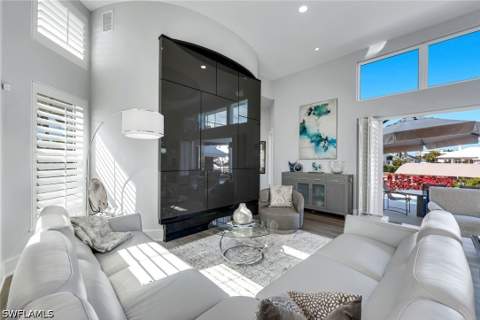 375 Germain Ave, Naples FL - photo 8 of 50