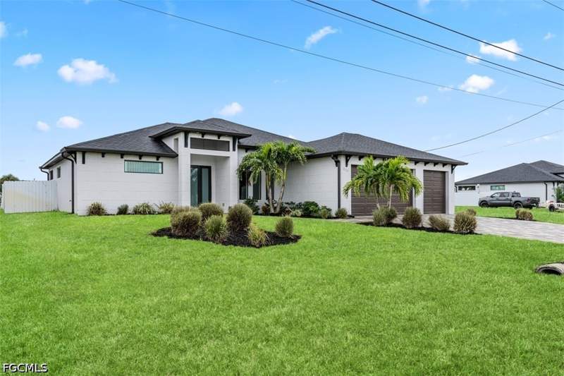 3 bedroom SingleFamilyResidence at 1124 SW 4th Ln, Cape Coral, Cape Coral — photo 3