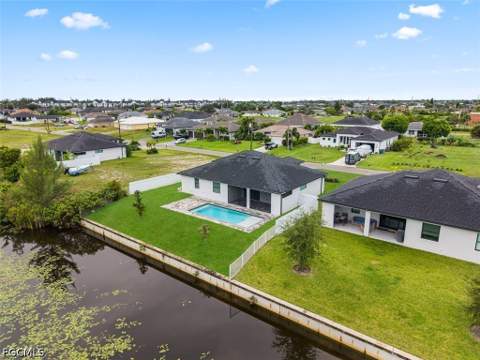 1124 SW 4th Ln, Cape Coral FL - photo 6 of 35