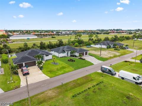 1124 SW 4th Ln, Cape Coral FL - photo 8 of 35
