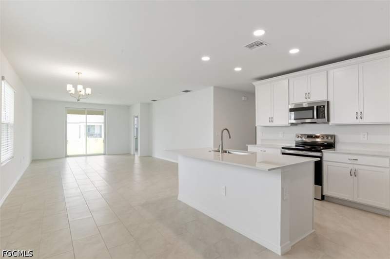 4 bedroom SingleFamilyResidence at 271 Lakeside Breeze Way, Whispering Lakes, Lehigh Acres — photo 5