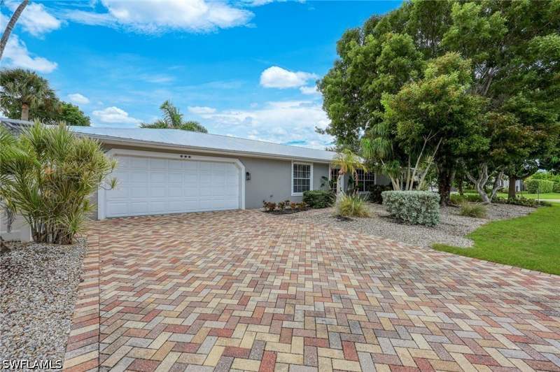 3 bedroom SingleFamilyResidence at 601 97th Ave N, Naples Park, Naples — photo 2