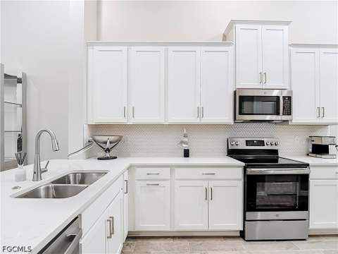 11841 Venetian Lagoon Dr 203, Fort Myers FL - photo 11 of 45