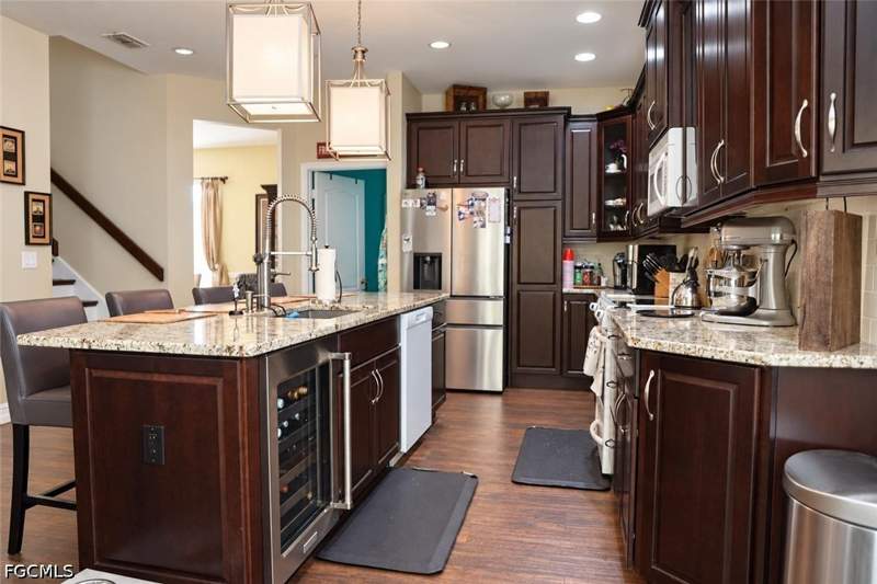 5 bedroom SingleFamilyResidence at 21223 Braxfield Loop, Stoneybrook, Estero — photo 3