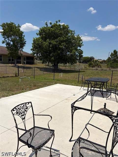 1006 Capetown Ave, Lehigh Acres FL - photo 10 of 50