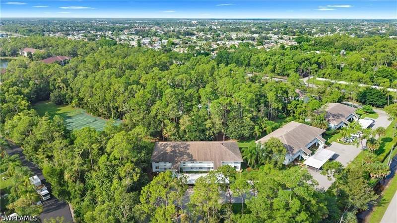 2 bedroom Condominium at 3451 County Barn Rd 203, Woodmere Racquet Club, Naples — photo 5