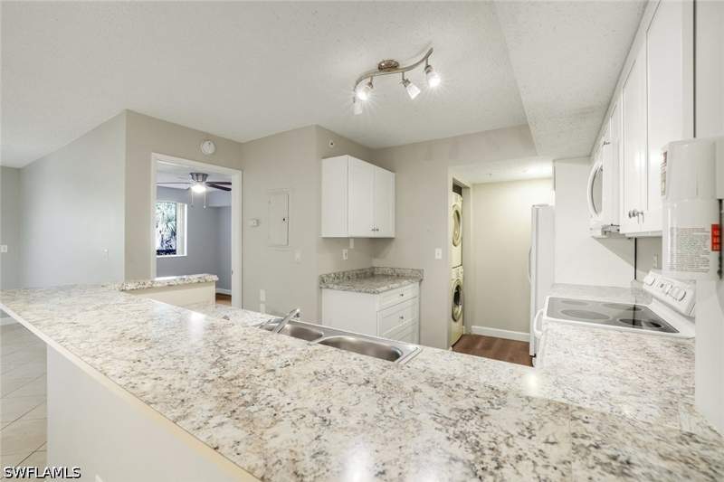 2 bedroom Condominium at 1865 Florida Club Dr 6110, Napoli, Naples — photo 4