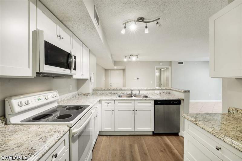2 bedroom Condominium at 1865 Florida Club Dr 6110, Napoli, Naples — photo 5