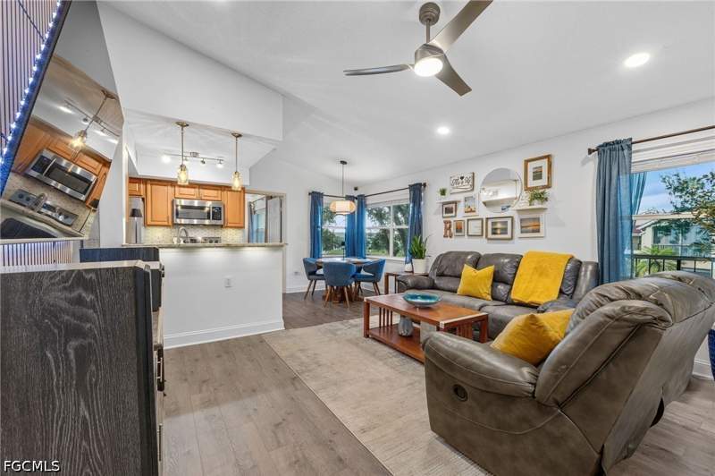 2 bedroom Condominium at 12620 Equestrian Cir 1710, Venetian Palms, Fort Myers — photo 4