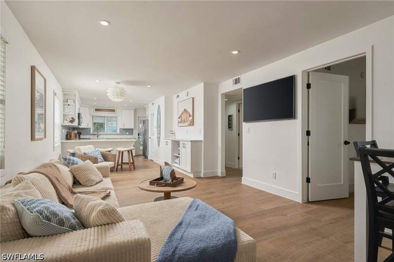 2 bedroom Condominium at 1100 8th Ave S 105A, Marina Manor, Naples — photo 4