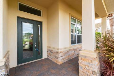 12625 Fairway Cove Ct, Fort Myers FL - photo 8 of 39