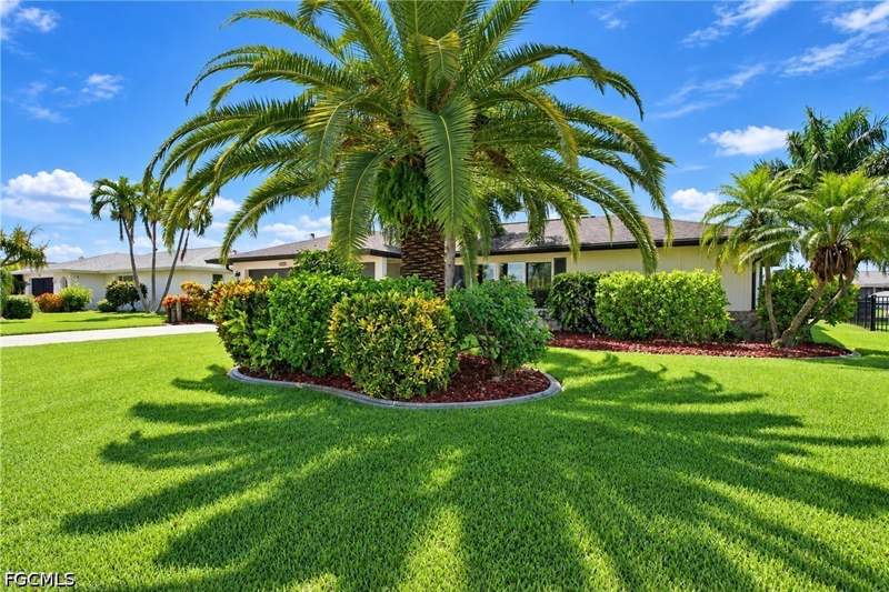 3 bedroom SingleFamilyResidence at 1932 Palaco Grande Pkwy, Palaco Grande, Cape Coral — photo 2