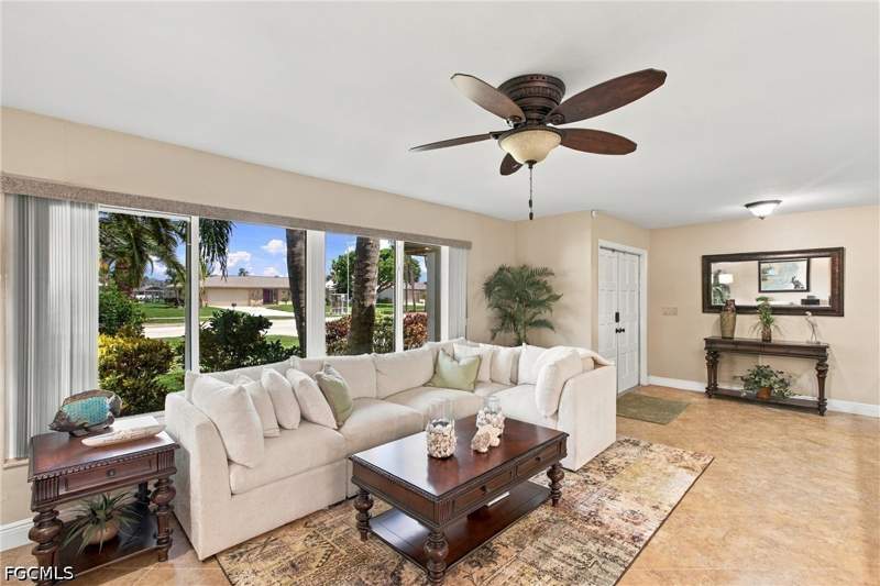 3 bedroom SingleFamilyResidence at 1932 Palaco Grande Pkwy, Palaco Grande, Cape Coral — photo 3