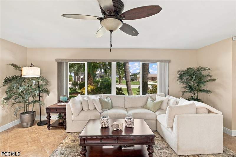 3 bedroom SingleFamilyResidence at 1932 Palaco Grande Pkwy, Palaco Grande, Cape Coral — photo 4