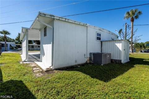 5558 Palm Beach Blvd 14, Fort Myers FL - photo 22 of 33