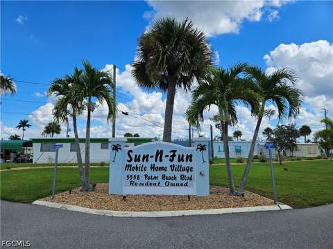 5558 Palm Beach Blvd 14, Fort Myers FL - photo 24 of 33